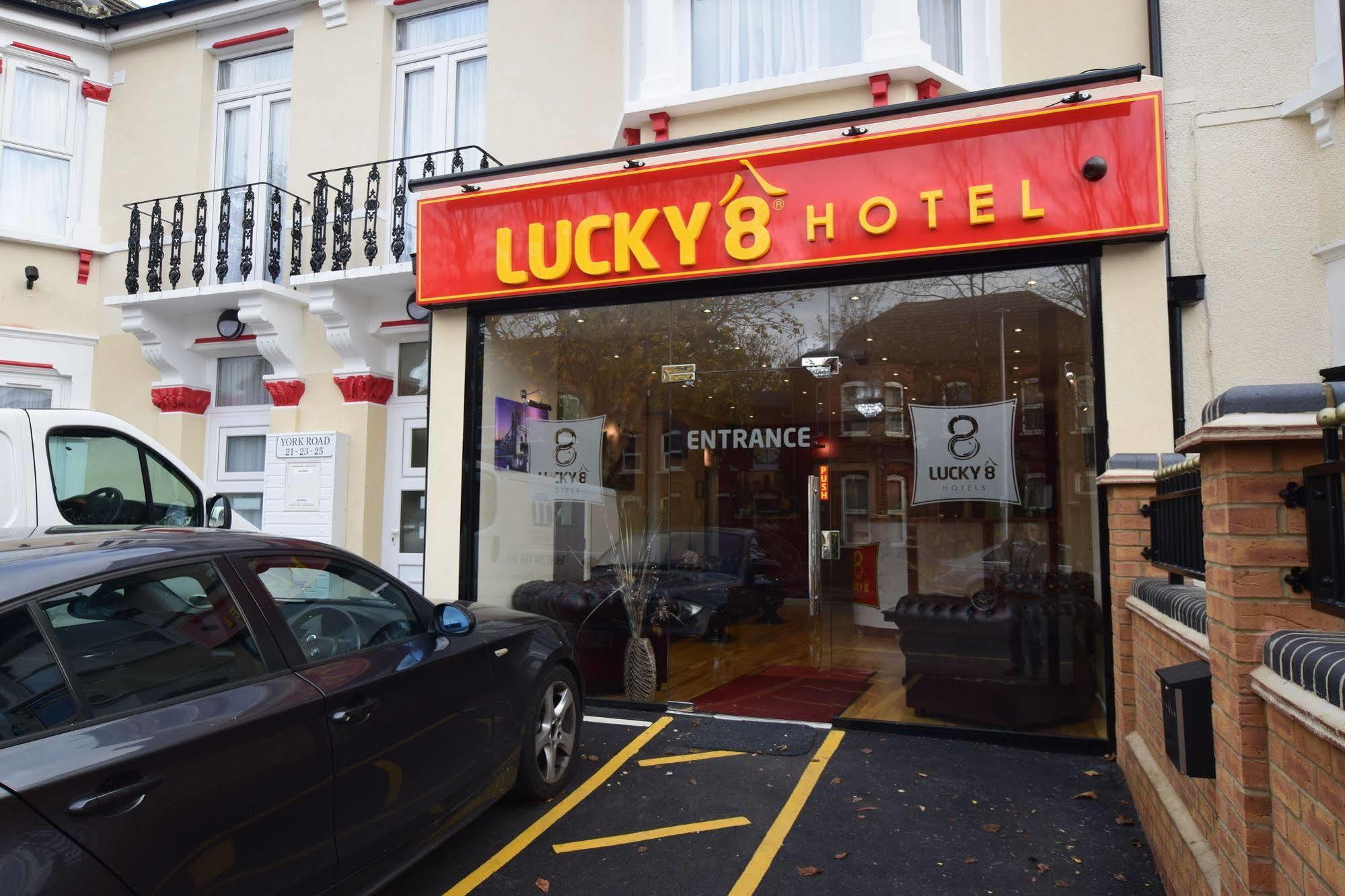 Lucky 8 Hotel Ilford Exterior photo